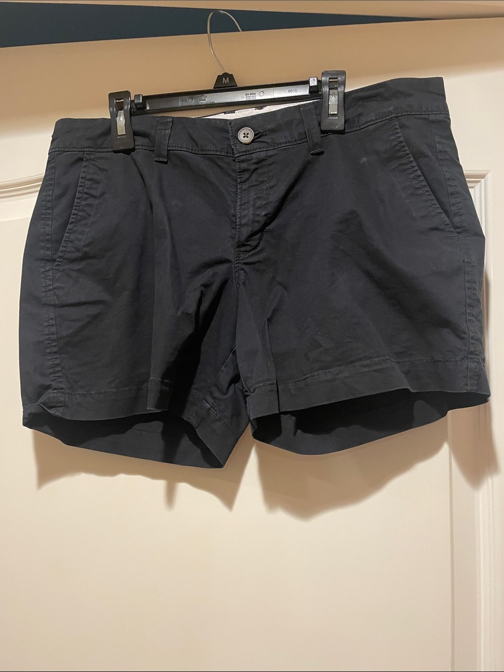 Old Navy Black Women's Chino Bermuda Shorts